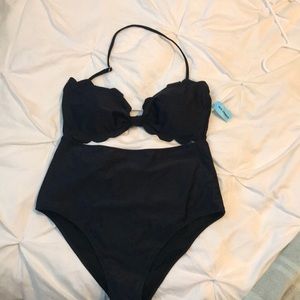 Black swimsuit never worn